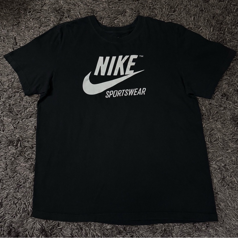 Nike Sportswear Black T-shirt